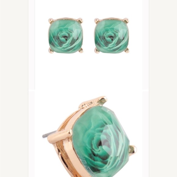 3 PAIR ASSORTED ROSE PETAL GLASS 3 DIMENSIONAL EARNINGS IN RED GREEN AND PINK 1” - Picture 3 of 4